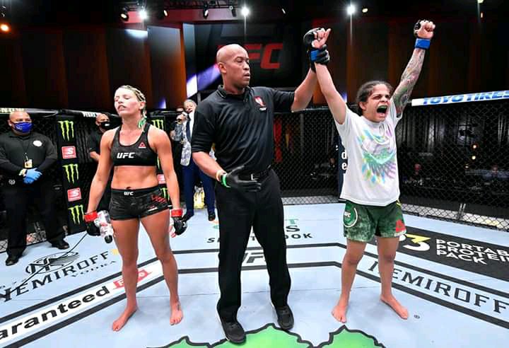 Livinha Souza bate americana e vence UFC