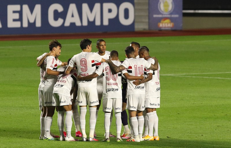 São Paulo perde para o Vasco por 2 a 1 no Rio de Janeiro