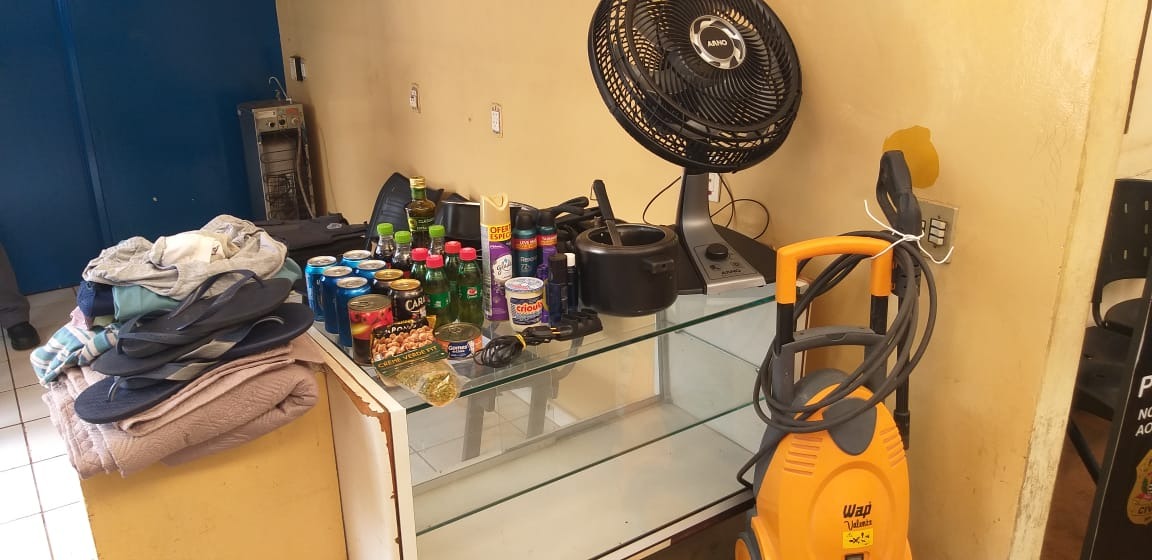 Quase: dupla invade casa para furtar e é flagrada pela polícia