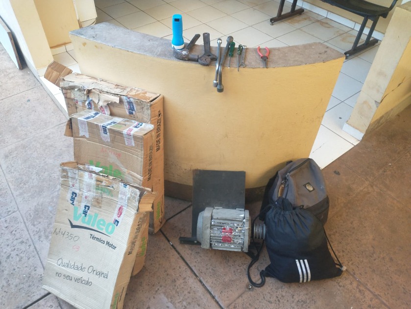 Dupla é flagrada com produtos furtados de empresa automotiva de Araraquara