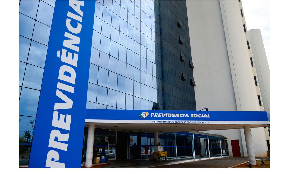 Atendimento presencial no INSS fica para setembro