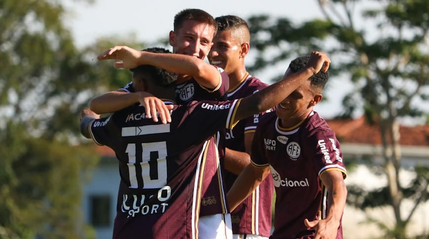 Sub-20 e sub-15 da AFE ampliam invencibilidade no Paulista
