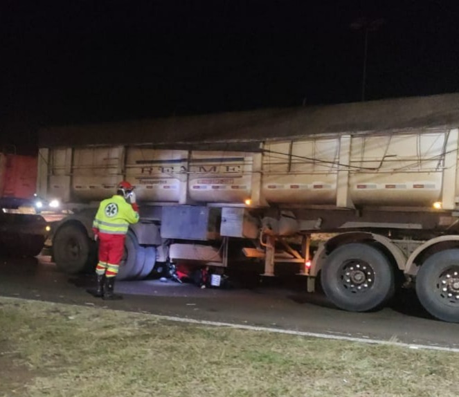 Morre segunda vítima de gravíssimo acidente entre moto e carreta em Araraquara