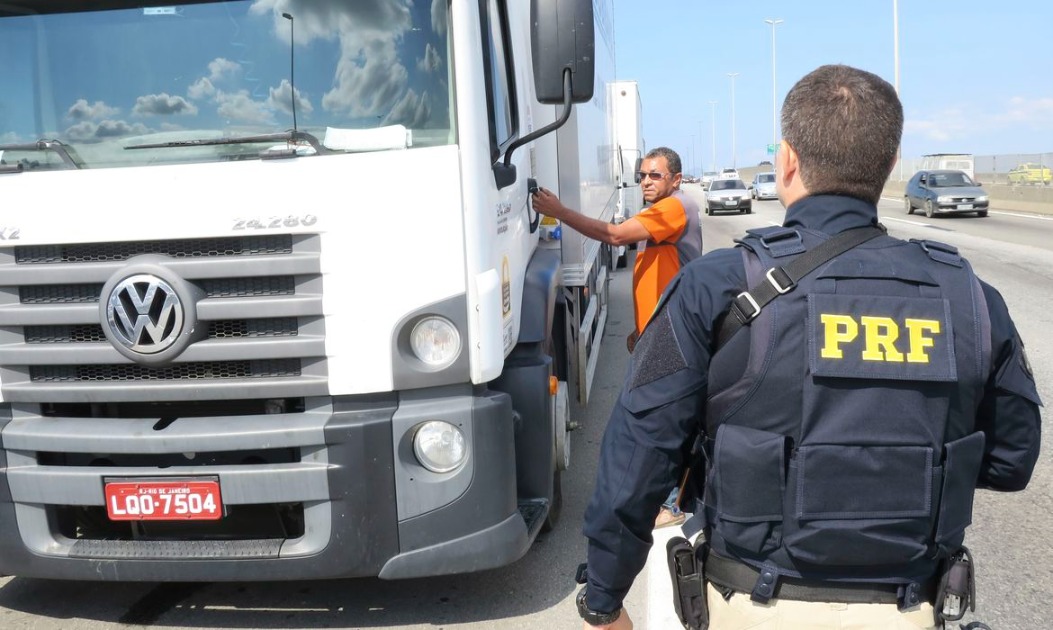 Veja novo prazo de exame toxicológico de motoristas de ônibus e caminhão; entenda