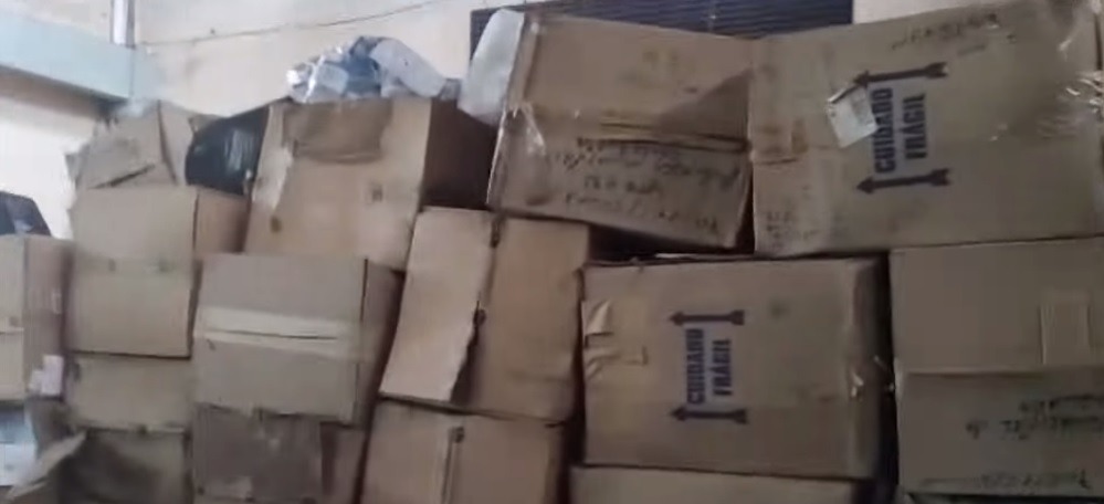 Vereador denuncia máscaras descartadas pela pasta da  Educação em Araraquara; ‘Quantos milhões custou?’