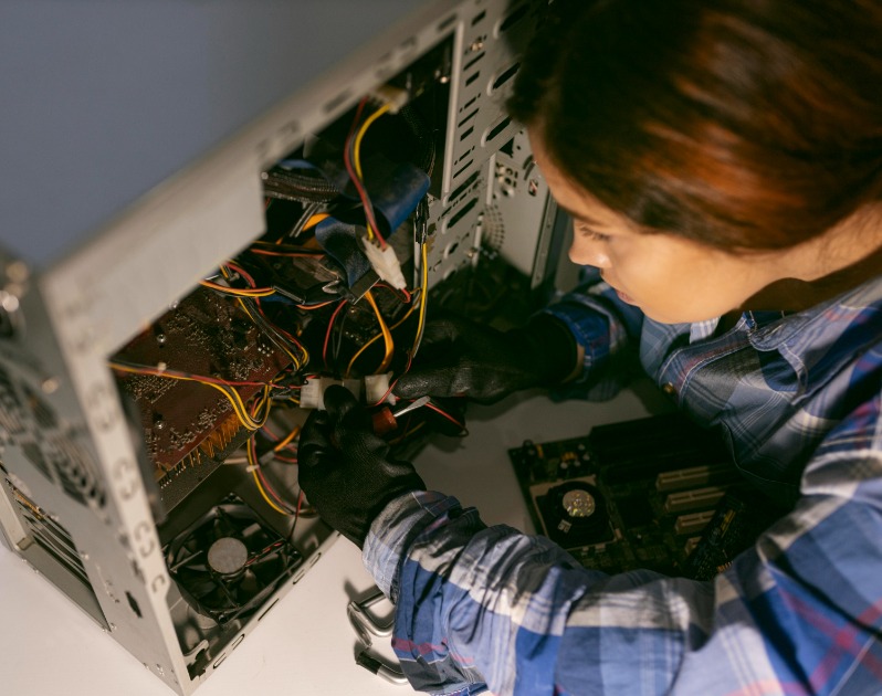 Aprenda a consertar microcomputadores em curso gratuito do Sebrae Araraquara