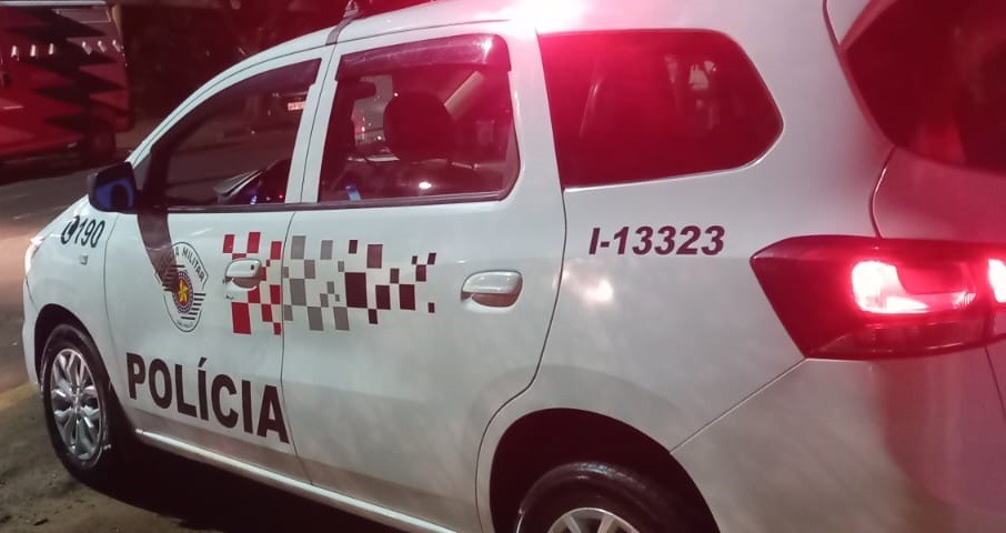 Mulher tem casa alvejada por quatro tiros; ex é suspeito
