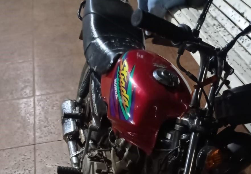 Homem é flagrado com motocicleta adulterada em Araraquara; foi preso