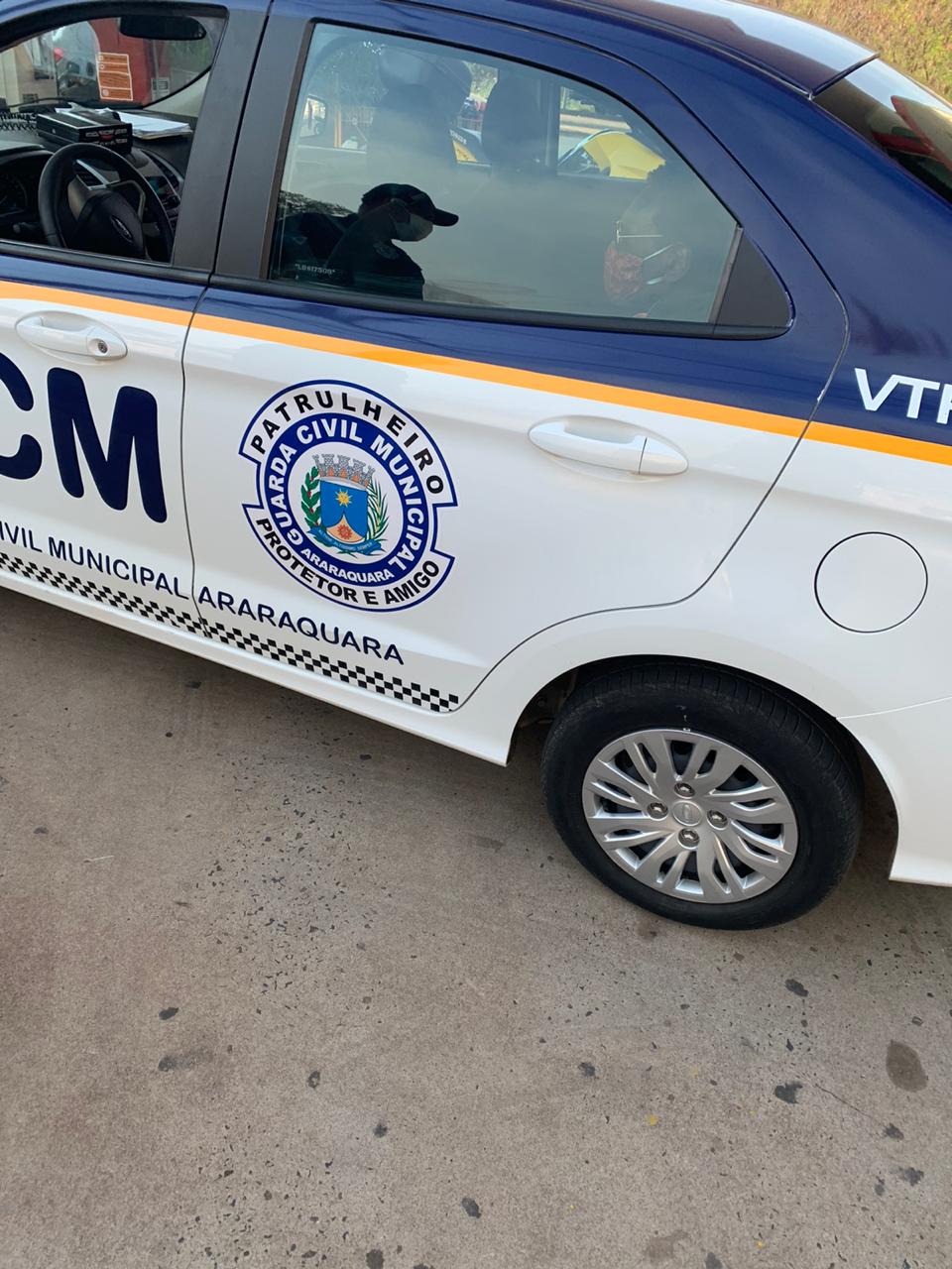 Guarda Municipal prende homem que ateou fogo em área próxima a UPA Central
