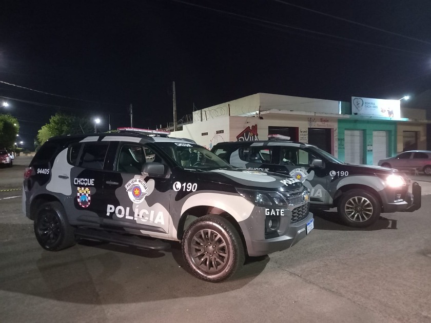 Homem faz a mãe de 80 anos refém por mais de 6 horas em Araraquara