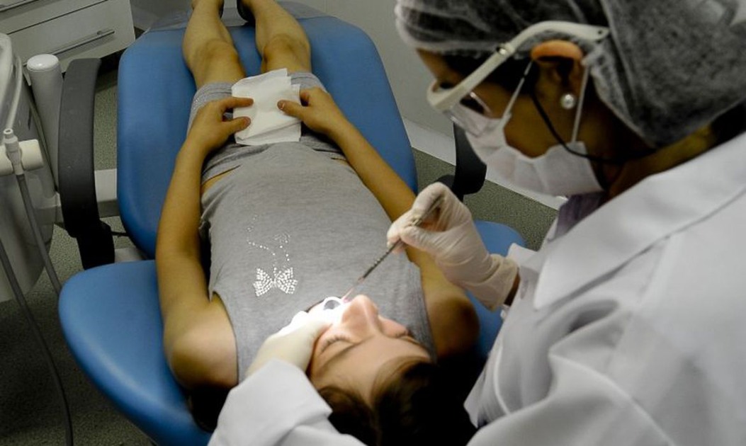 Julho laranja: campanha incentiva ortodontia preventiva e cuidados com a saúde bucal das crianças