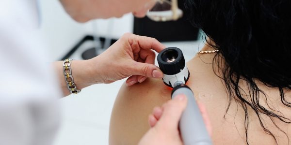 Saúde alerta para aumento de casos de doença de pele; entenda