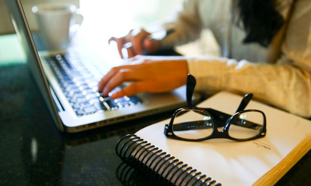 Cuidado: cursos de negócios online ocultam golpes; veja principais armadilhas