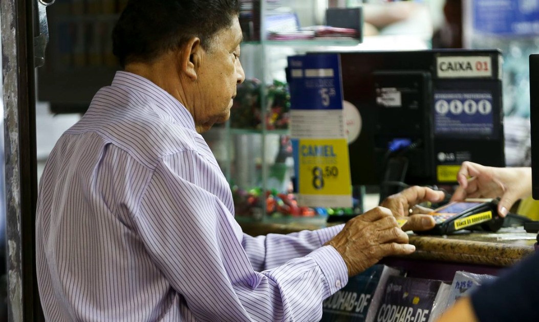 Campanha para prevenir golpes contra idosos de Araraquara é sugerida à Prefeitura