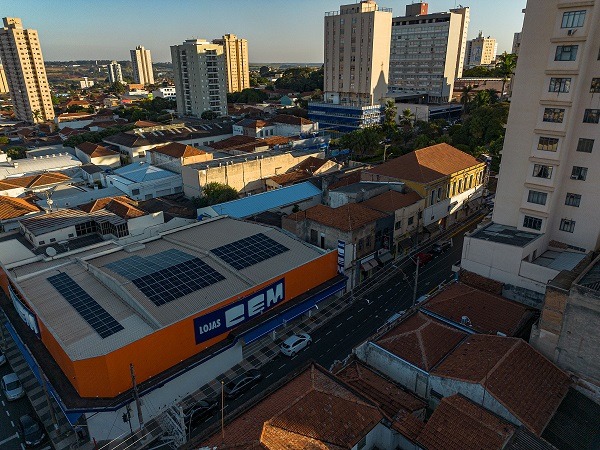 Seleção brasileira joga hoje; veja os horários de repartições públicas, correios, bancos e comércio