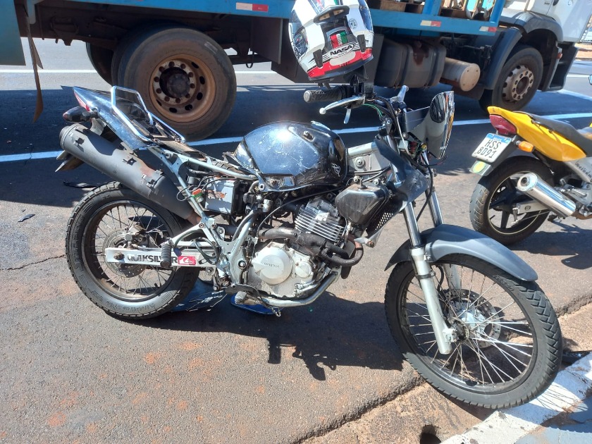 Morre jovem vítima de acidente entre moto e caminhão na Via Expressa