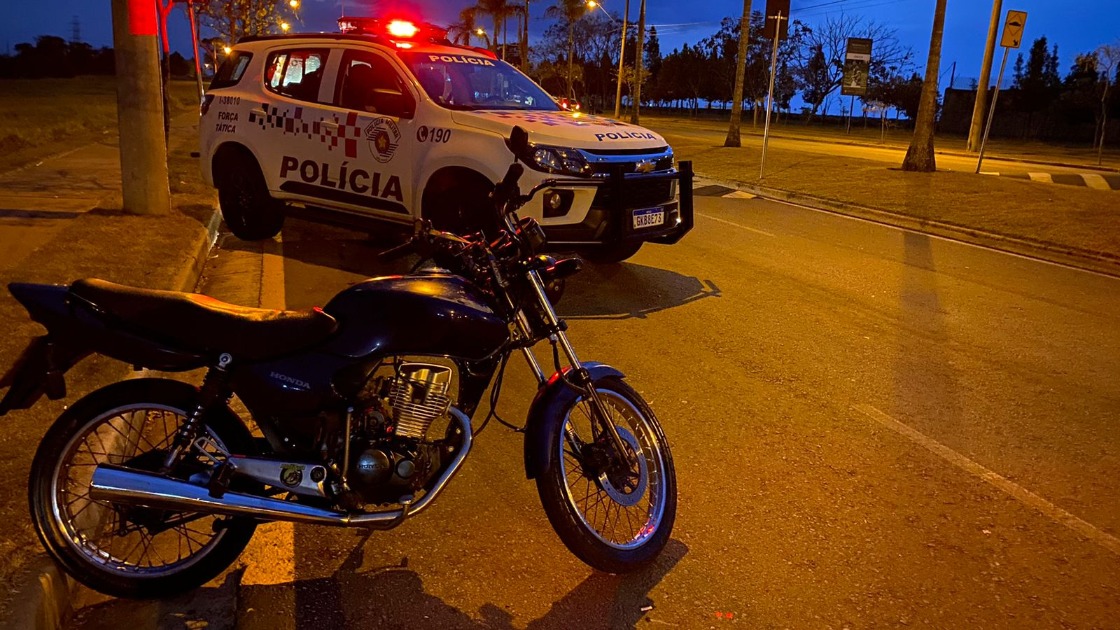 Adolescentes são detidos com moto furtada pela Força Tática