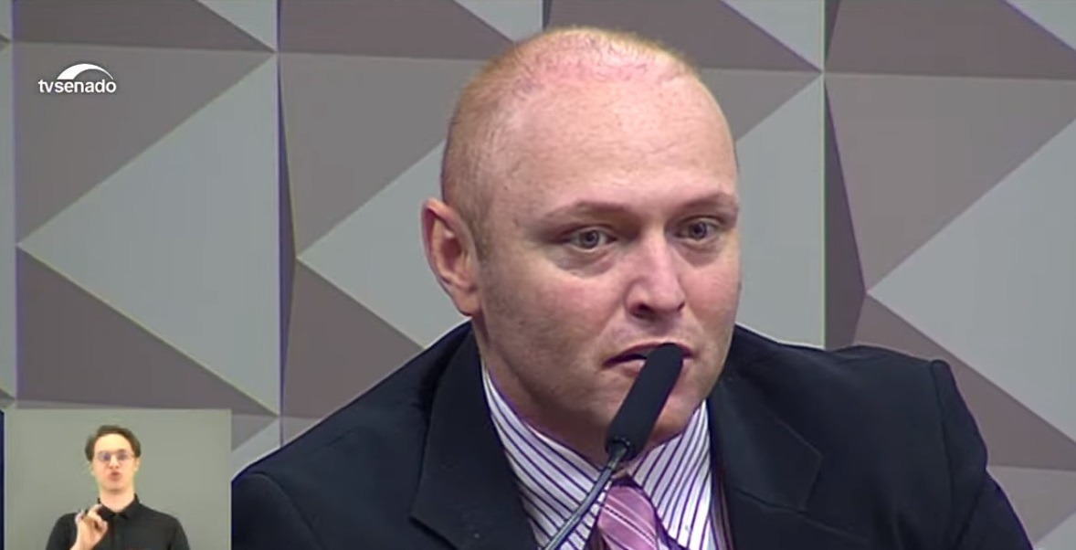 Hacker de Araraquara afirma que Bolsonaro pediu para que assumisse suposto grampo contra Moraes