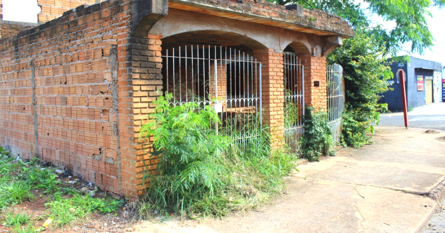 Araraquara sanciona lei que intensifica punições e aumenta multas para imóveis abandonados