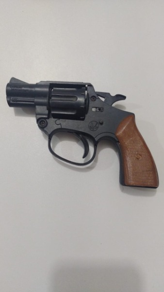 Com arma falsa, homem é preso em Américo; era procurado por estupro e roubo