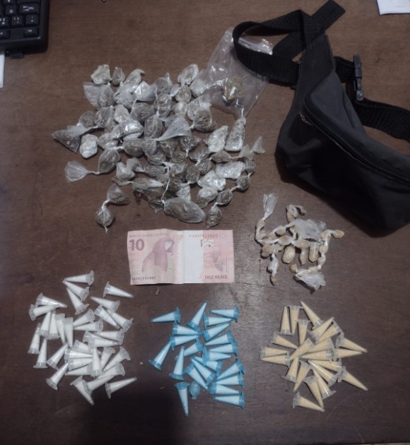 Adolescente é detido com drogas e dinheiro no Luiz Ometto em Américo
