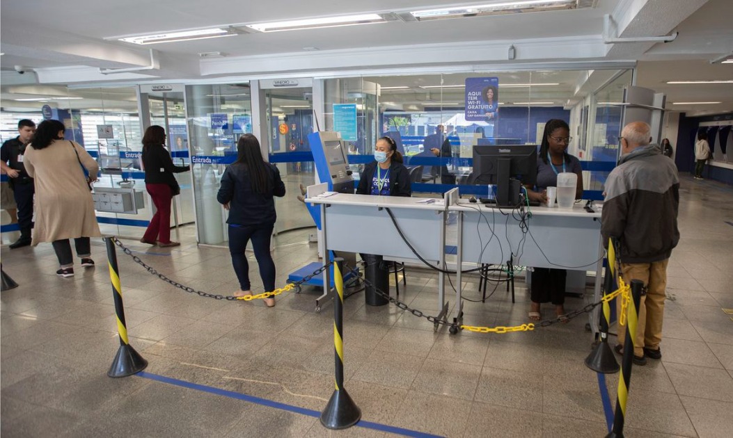 Agências bancárias fecham nesta quinta e voltam a funcionar na sexta