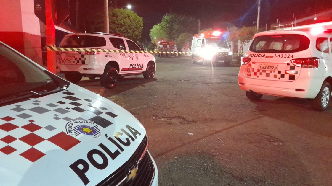 Homem é morto a tiros em frente a um bar no Maria Luiza
