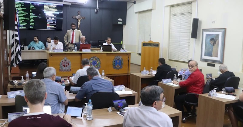 Câmara de Araraquara aprova repasse de recursos a profissionais de enfermagem; entenda