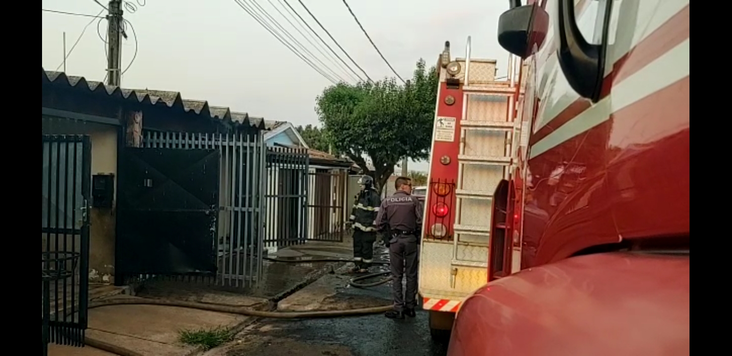 Homem ateia fogo na casa depois de brigar com a mulher no Parque São Paulo