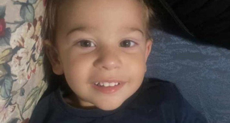 Menino de 2 anos morre após se afogar na piscina em residência de Matão