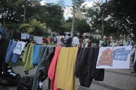 Paróquia do Selmi Dei promove varal solidário para doar roupas