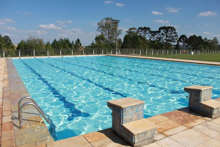 Prefeitura realiza exames e carteirinhas para uso das piscinas do Pinheirinho; veja quando