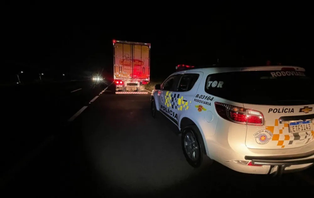 Roubo de carga de carne: dupla é presa em flagrante com caminhão roubado na SP-310