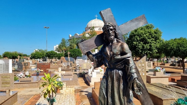 Feriado de Finados: confira os horários das missas nos dois cemitérios de Araraquara