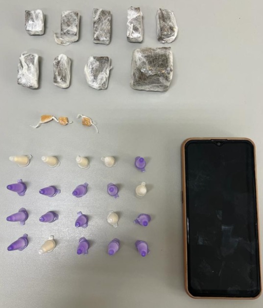 Jovem é preso com cocaína, crack e maconha escondidas em cano PVC no Jardim São Rafael