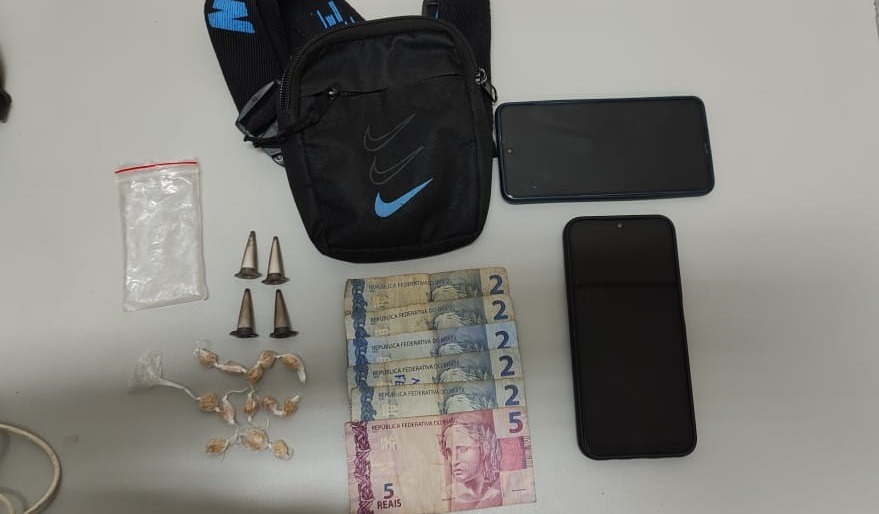 Adolescentes são flagrados com drogas e dinheiro em Araraquara