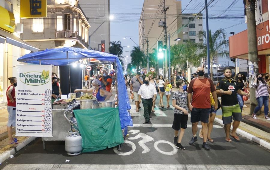 Terminam hoje as inscrições de ambulantes interessados em trabalhar durante horário especial do comércio