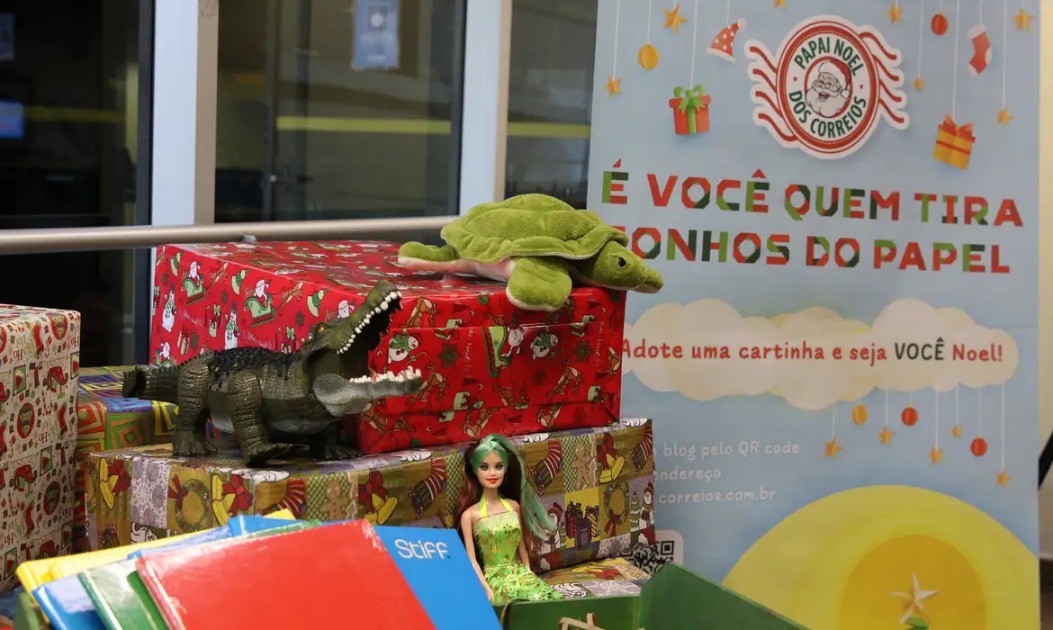 Seja você o Noel: veja como adotar as cartinhas na campanha 'Natal dos Correios'