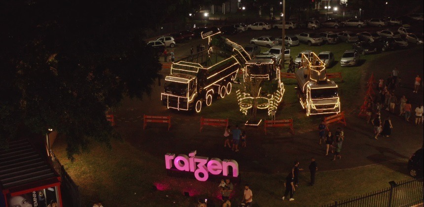 Raízen realiza carreata com veículos iluminados nesta sexta-feira (15), em Araraquara