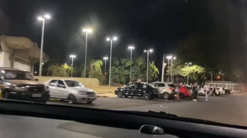 Estacionar no Teatro Municipal vai gerar multa para o condutor