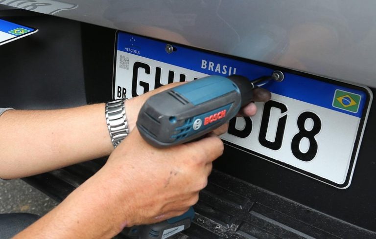 Perdeu a placa do veículo? Veja o passo a passo para emitir uma nova