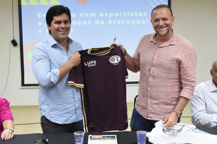 Ministro do Esporte anuncia CT de futebol feminino em Araraquara; ‘referência para o Brasil’