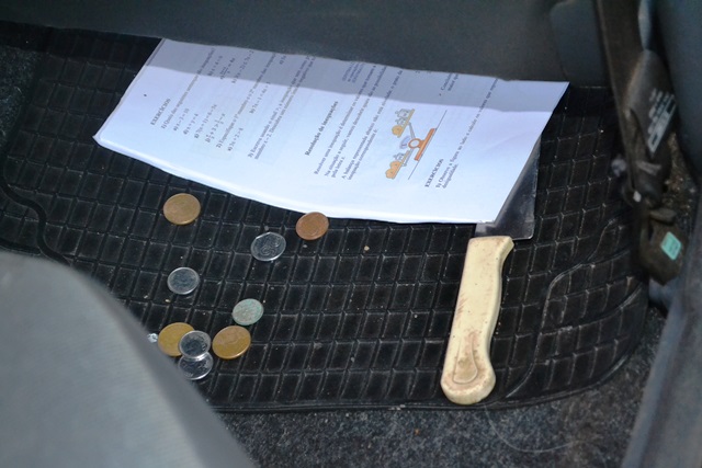 Frentista chora ao ver que criminosos bateram seu carro financiado