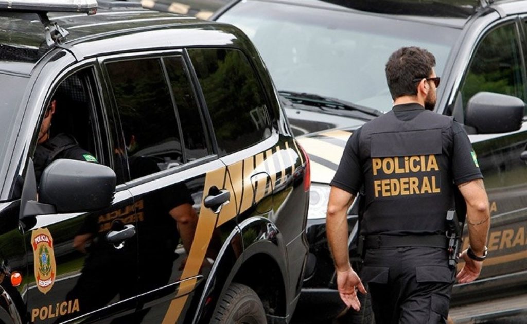 Justiça revoga prisão de dois no caso do "hacker de Araraquara"