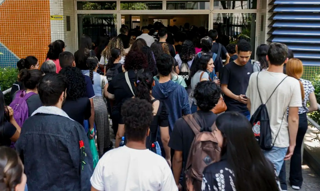 Estudantes podem consultar Pé-de-Meia a partir de quarta; veja como