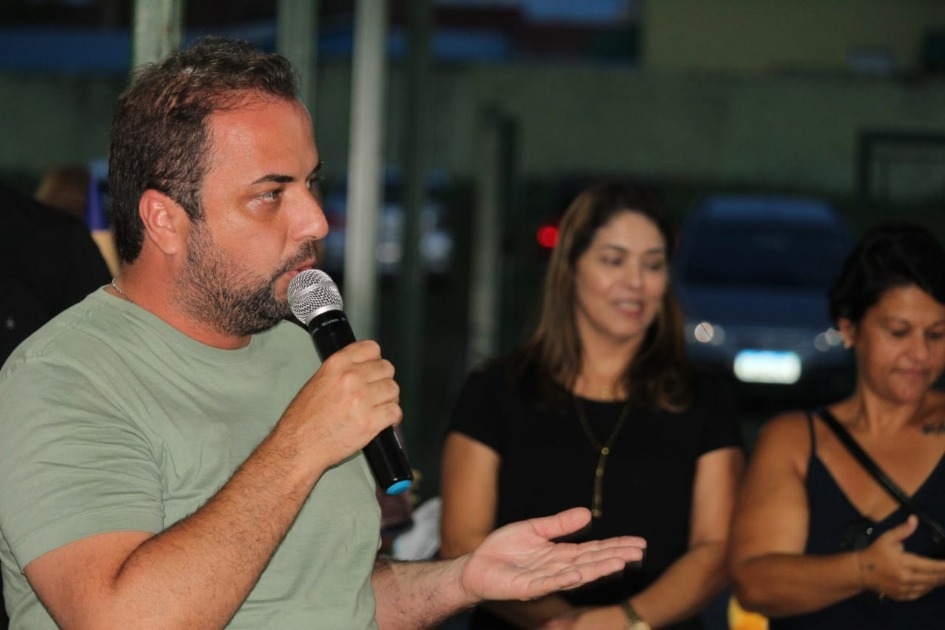 Boa Esperança do Sul inicia entrega de ar-condicionado em salas de aula, materiais e uniforme