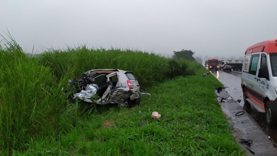 Motorista perde a vida após colisão frontal na SP-215 entre São Carlos e Ribeirão Bonito