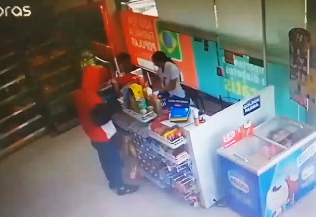 Adolescente acusado de roubar fármacias é detido na Vaz Filho