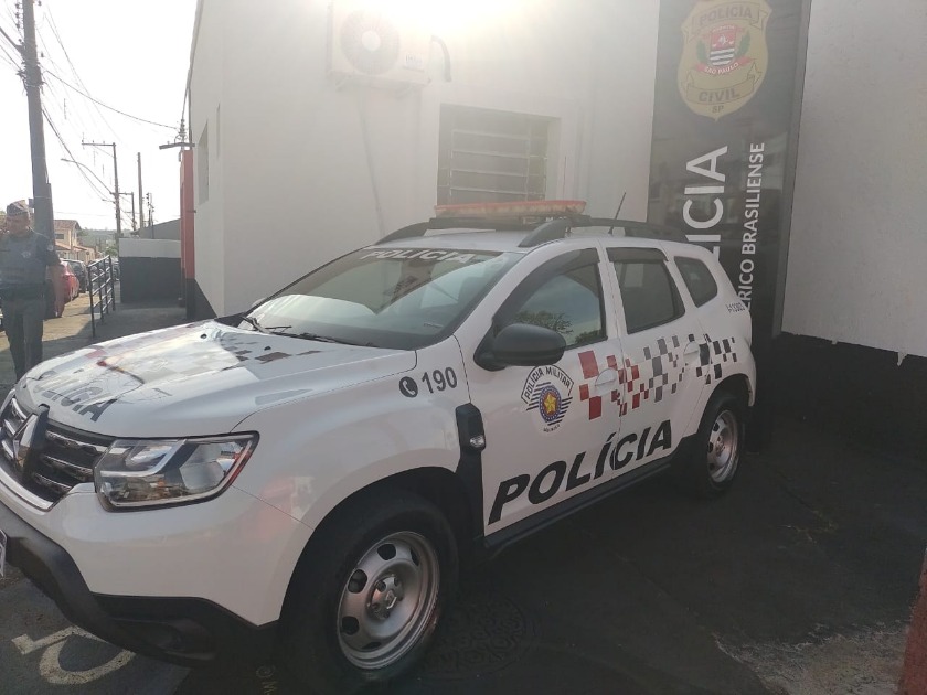 Homem acusado de furtar fiação de praça é ouvido e liberado na delegacia em Américo