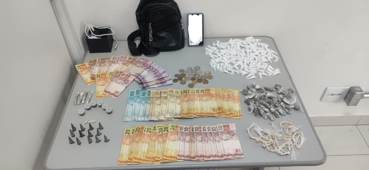 Menores são flagrados com drogas e mais de R$ 1,5 mil em Araraquara